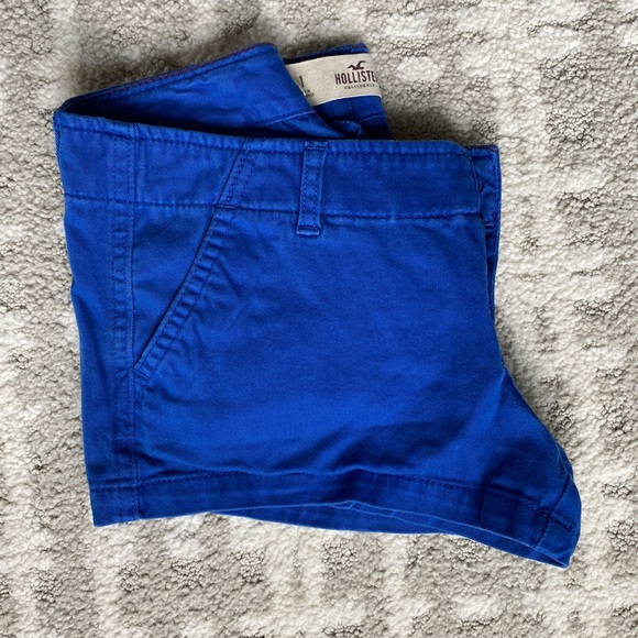 •Hollister• (2) Low-Rise Cargo Short Shorts - Picture 7 of 16